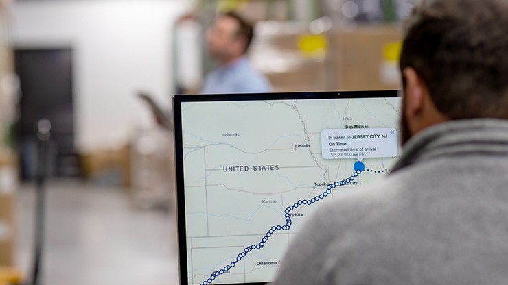 shipper tracking location of freight