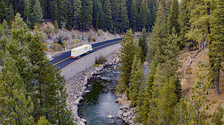 J.B. Hunt Signs Long-Term Intermodal Agreement With Walmart | J.B. Hunt